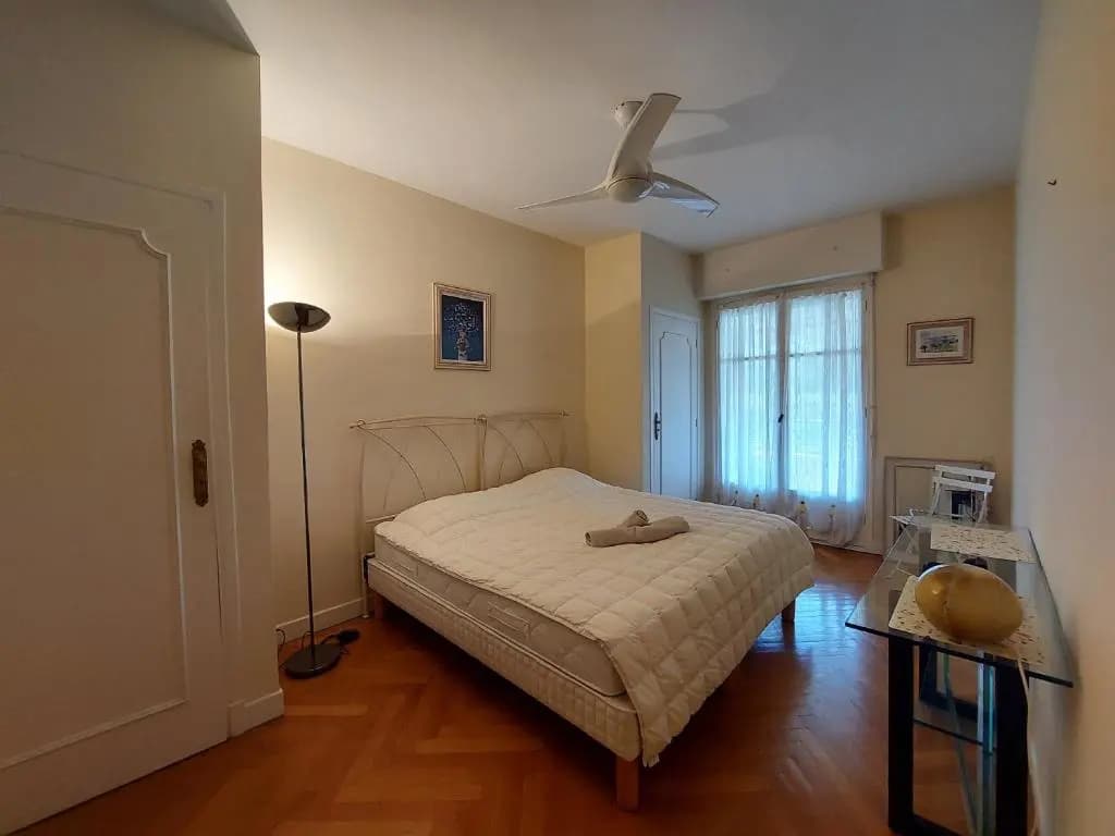 BH - CAPITOL - Central 2 Bedrooms 5 Peoples - photo 2