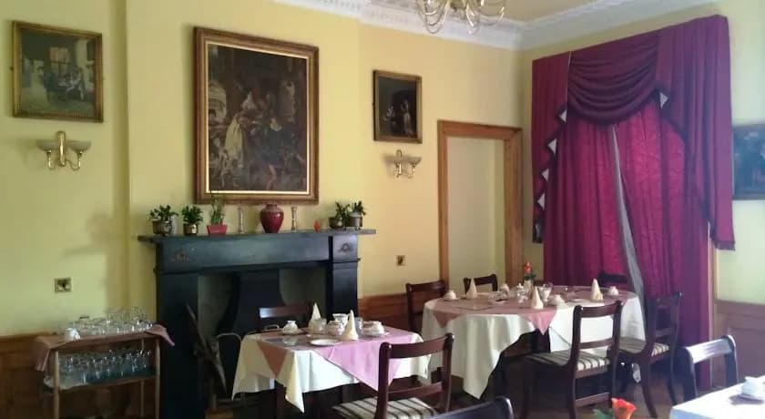 Bellevue Guest House - photo 13