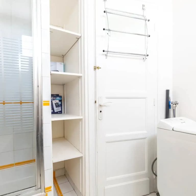 Amiral View Great 1 Bedroom Apartment in Paris - photo 9