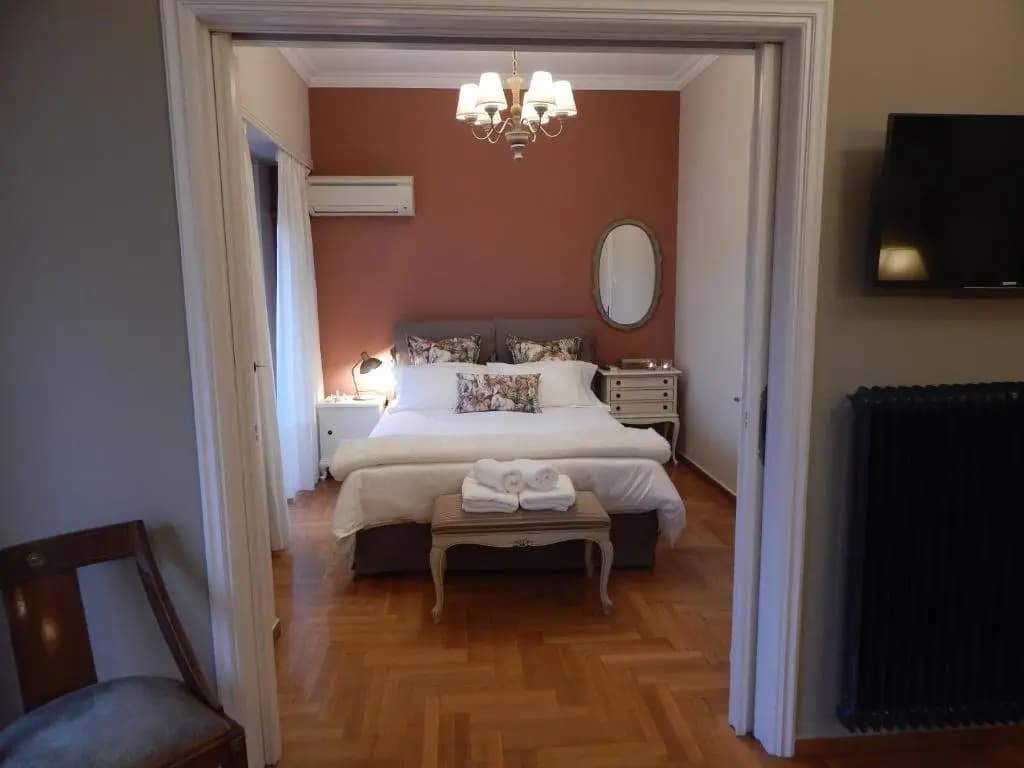 Athens-Plaka, Peter’s beautiful apartment in Temple of Zeus - photo 6