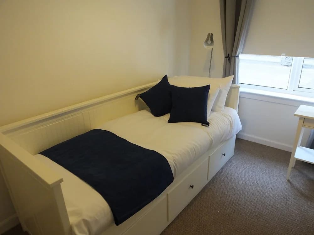 Lochrin Apartments - photo 2
