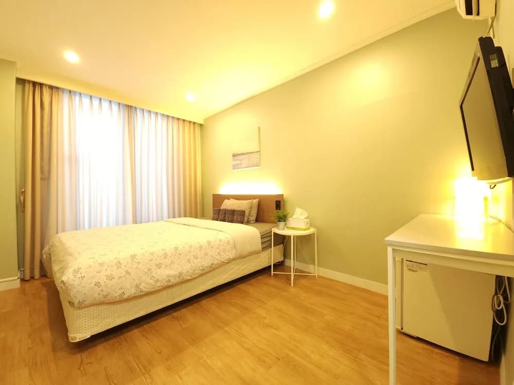 OYO Rooftop Hostel - photo 7
