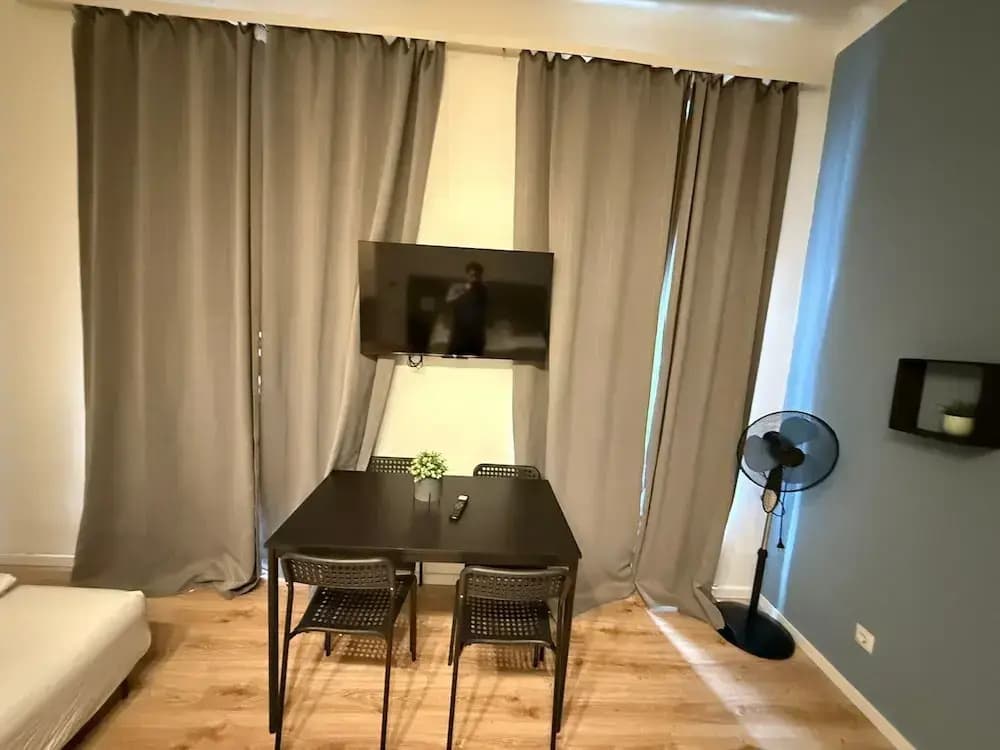 Chic 1BR Apt Steps from Schönbrunn - photo 4