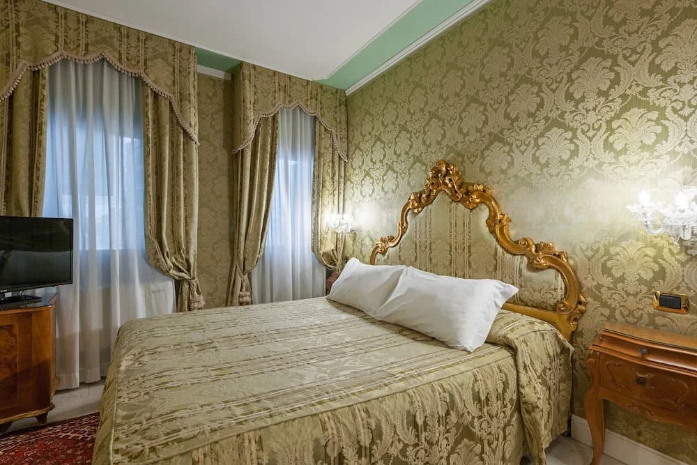 Hotel Al Ponte Antico - photo 6