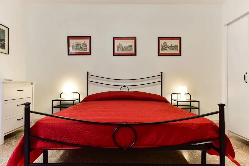 Red & White Vatican Apartment - photo 18