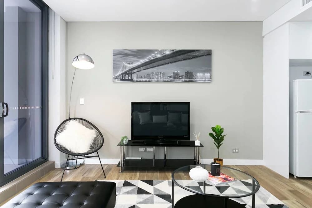 Chic CBD Pad + Pool + Gym + Sauna + Parking - photo 21