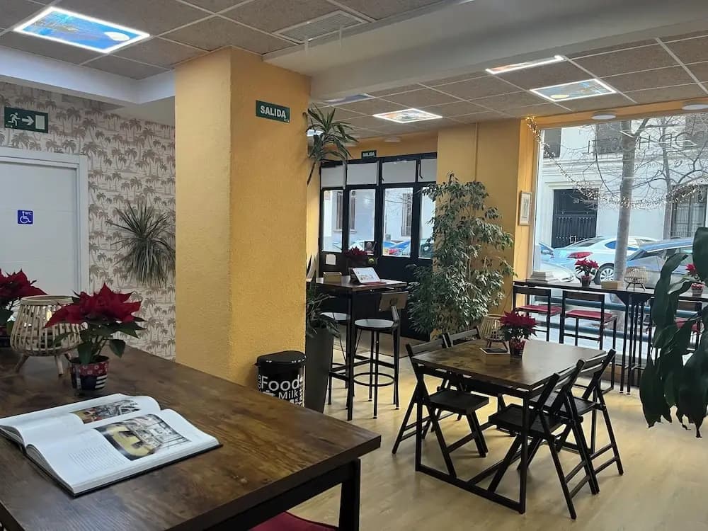 Debod Hostel - photo 16