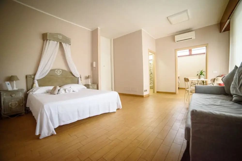 Piazzetta Capri - photo 9
