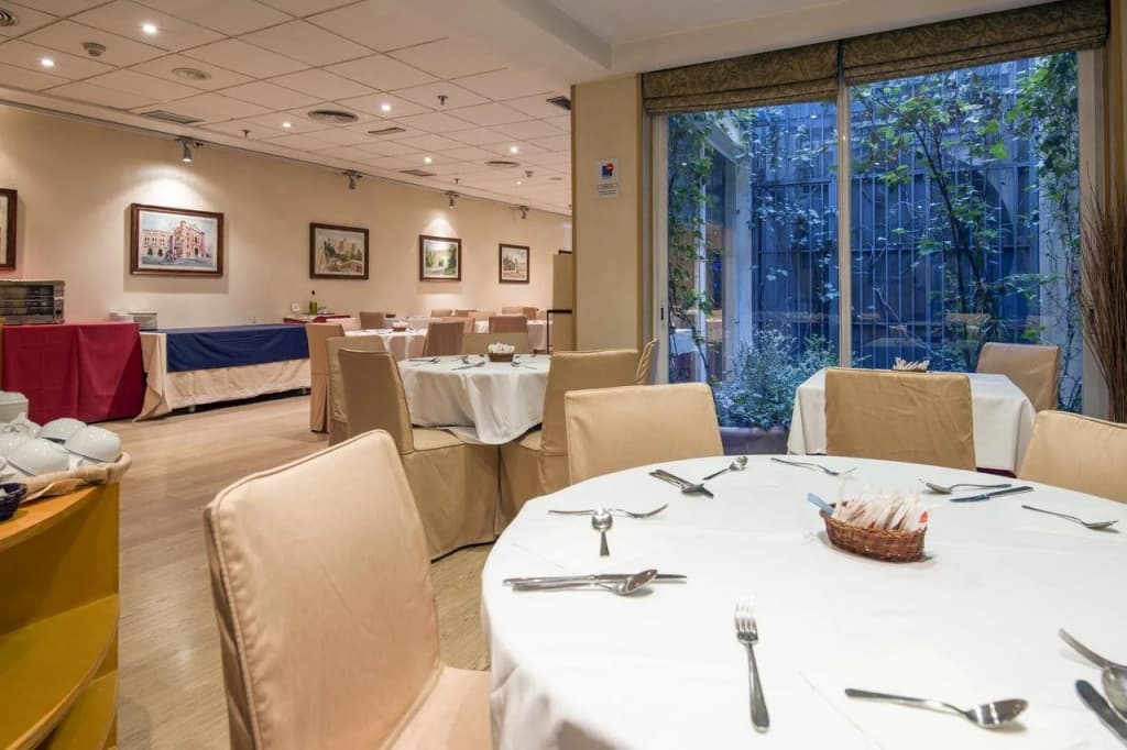 Hotel Infanta Mercedes - photo 17