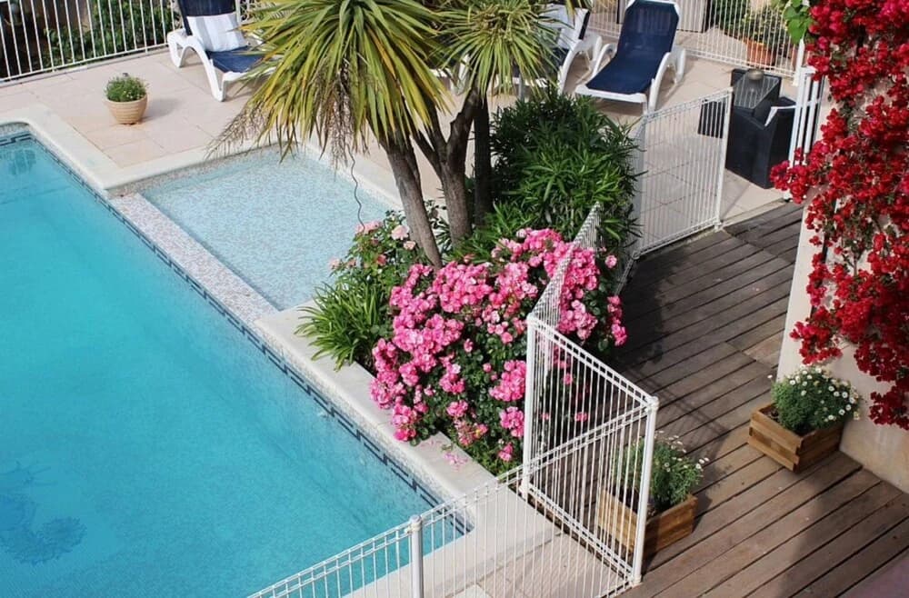 A Gorgeous, 2-bedroom Apartment in a Villa With Beautiful sea View and - photo 10