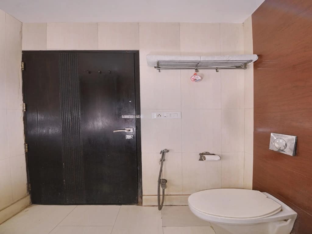 OYO 543 La Ola Boutique Hotel - photo 5