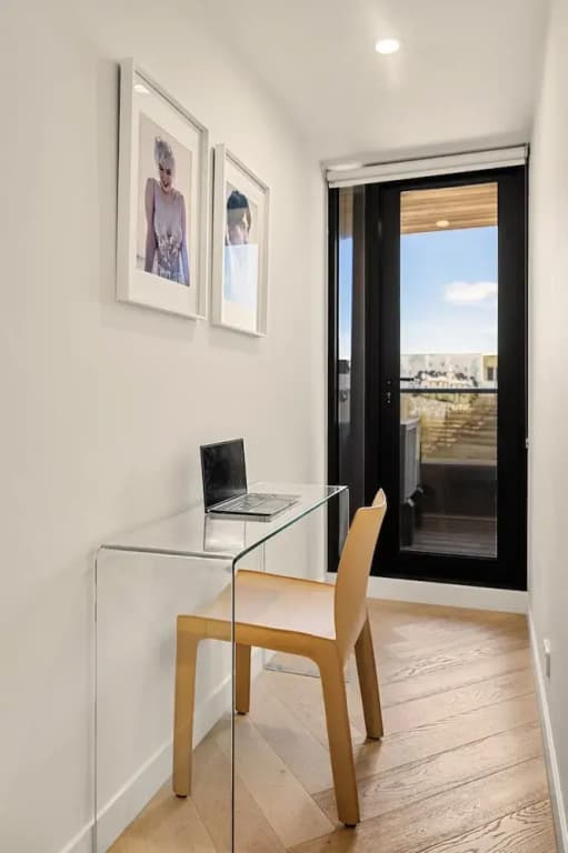 Bright 2-bed Apartment in Fitzroy's Heart - photo 5