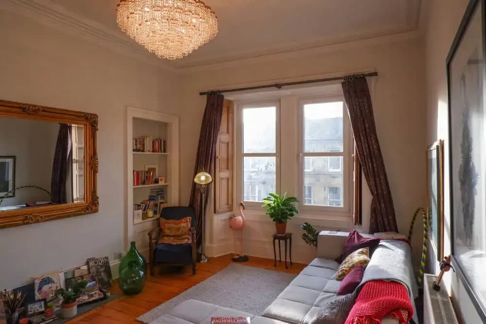 Luxury Central Georgian Apartment With Castle Views - photo 4