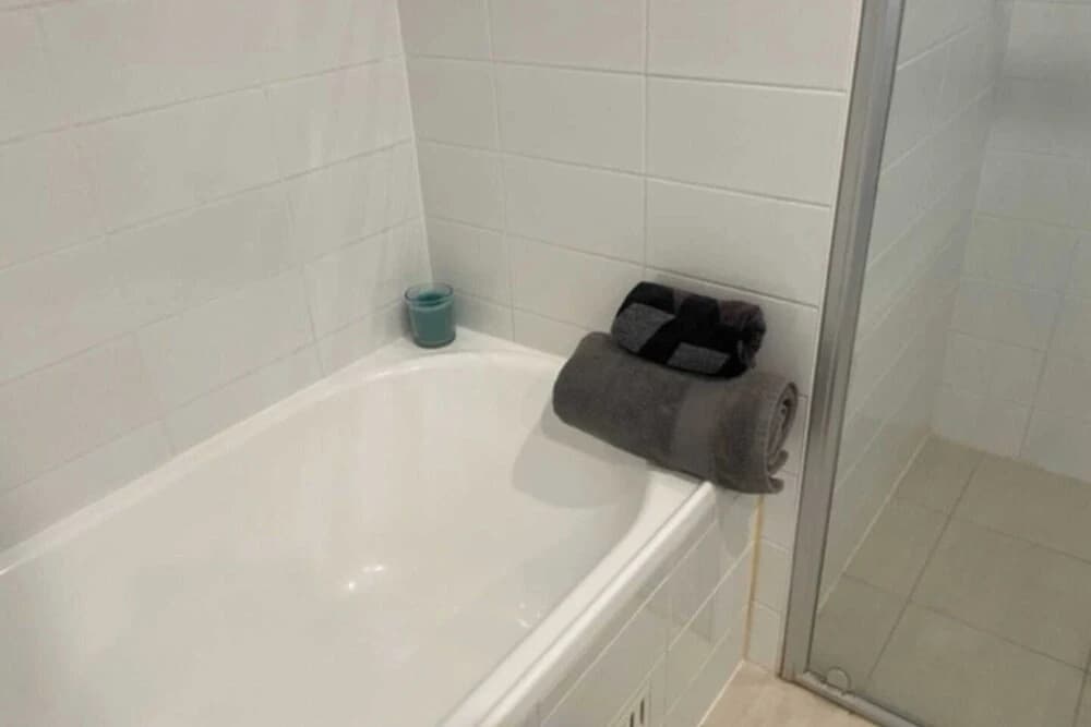 Spacious One Bedroom Apartment- With Large Balcony - photo 7