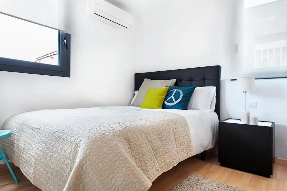 Rambla Paris Attic Apartment - photo 2