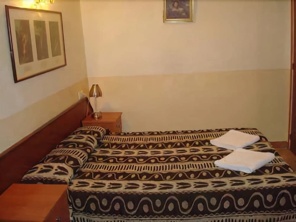 Hostal Rembrandt - photo 7