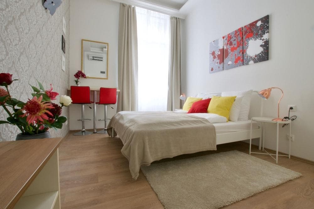 St. King by Hi5 Apartments - photo 2