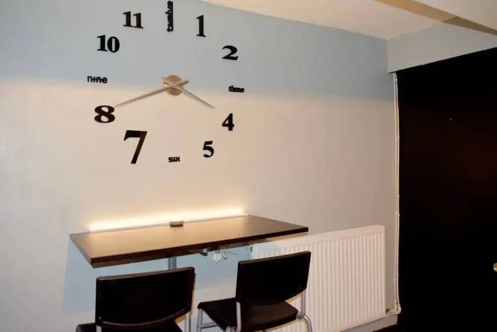 Cosy 1 Bedroom Edinburgh Apartment - photo 9