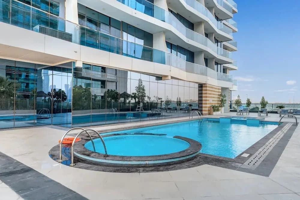 Chic 1BR Canal View at Waves Tower - photo 10