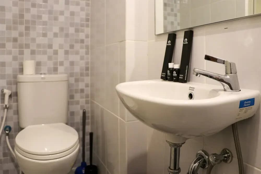 Comfy And Simply Studio Tokyo Riverside Pik 2 Apartment - photo 8
