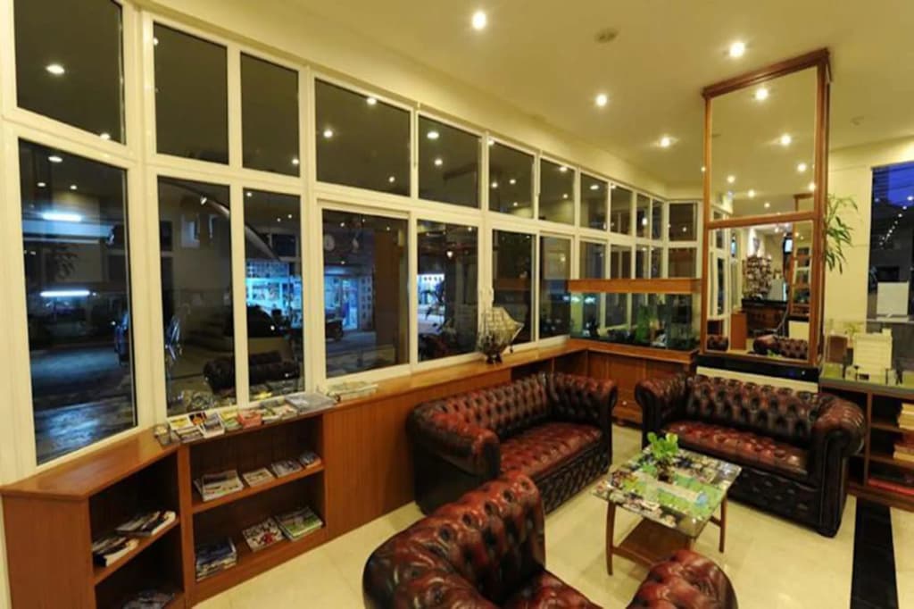 Whitehouse Condotel - photo 11