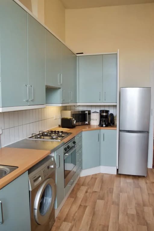 3 Bedroom Central Flat With Castle Views - photo 15
