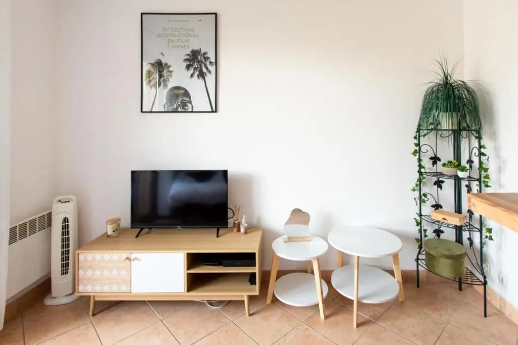 Nice Studio with balcony in quiet residence close to all amenities - photo 4
