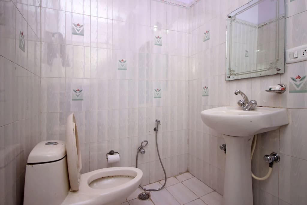 OYO 9148 Hotel Global Inn - photo 9