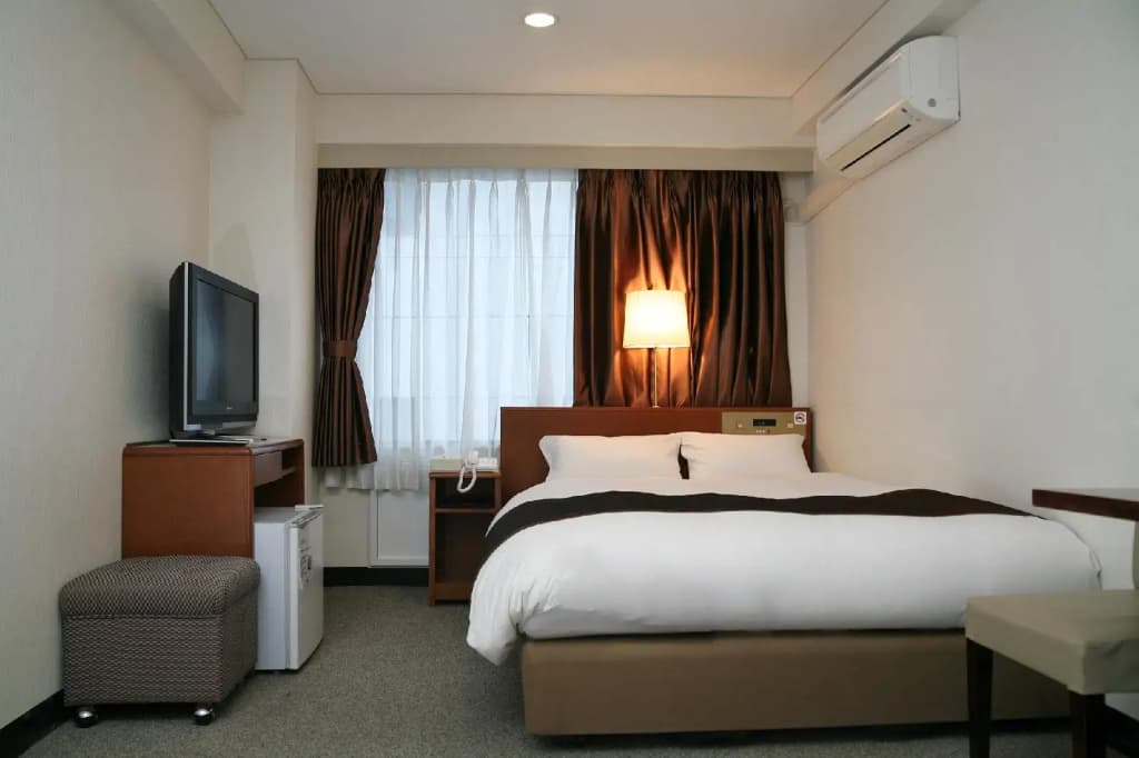 Tokyo Plaza Hotel - photo 39