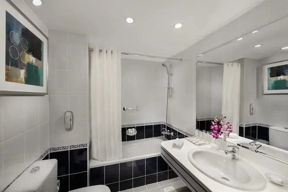 Savoy Crest Hotel Apartments - photo 21
