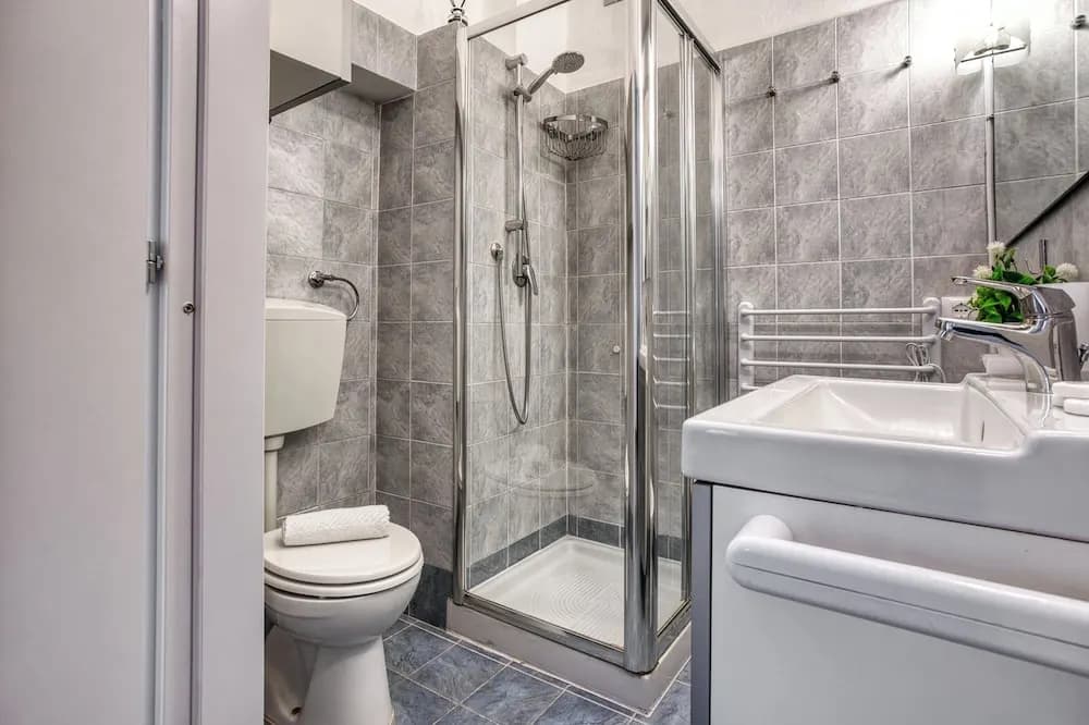 Fascinating Flat next to Corso - photo 9