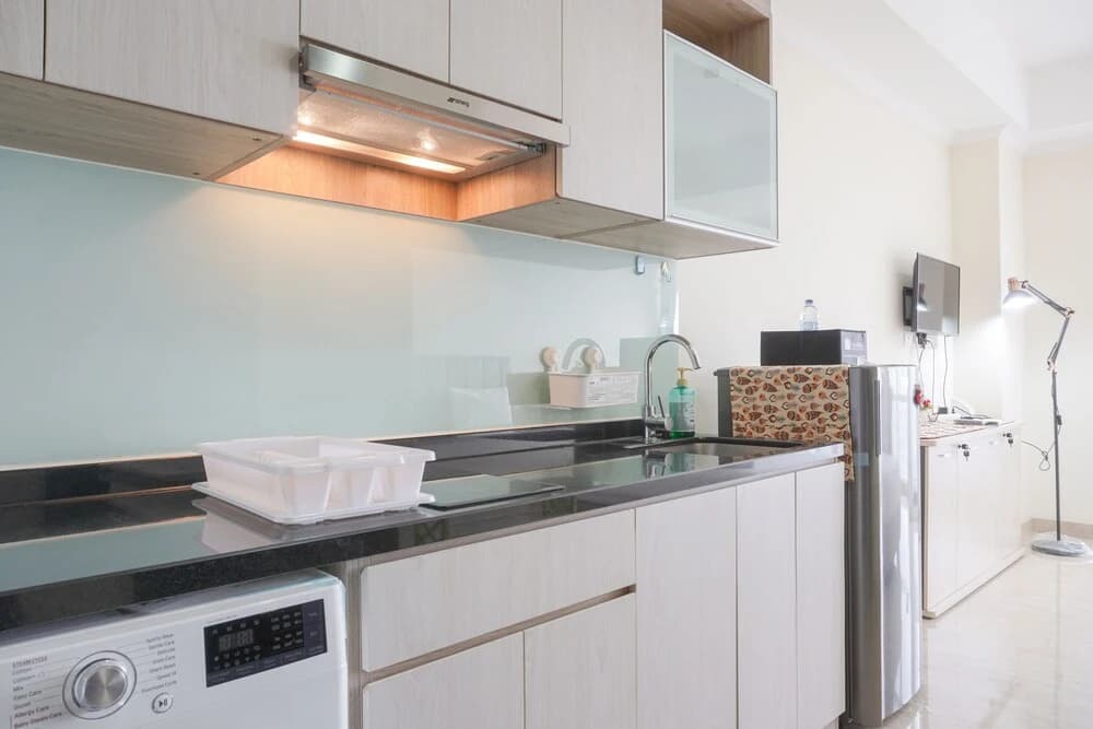 Wonderful And Cozy Designed Studio At Menteng Park Apartment - photo 10