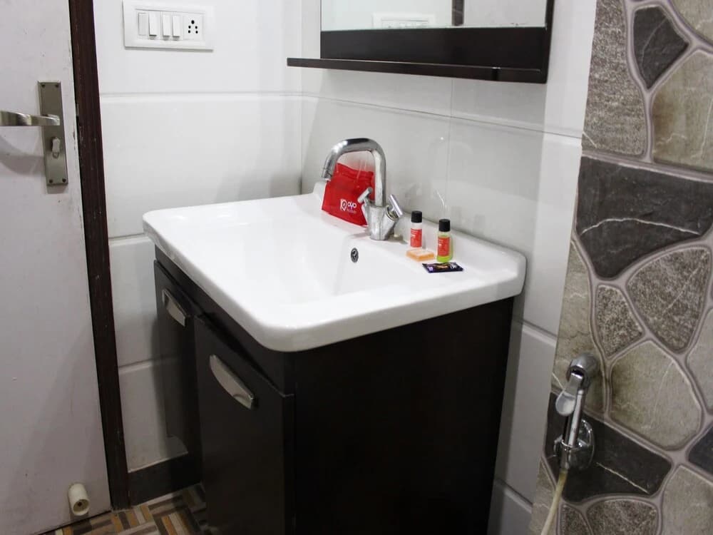 OYO 2705 Hotel Preet Palace - photo 8
