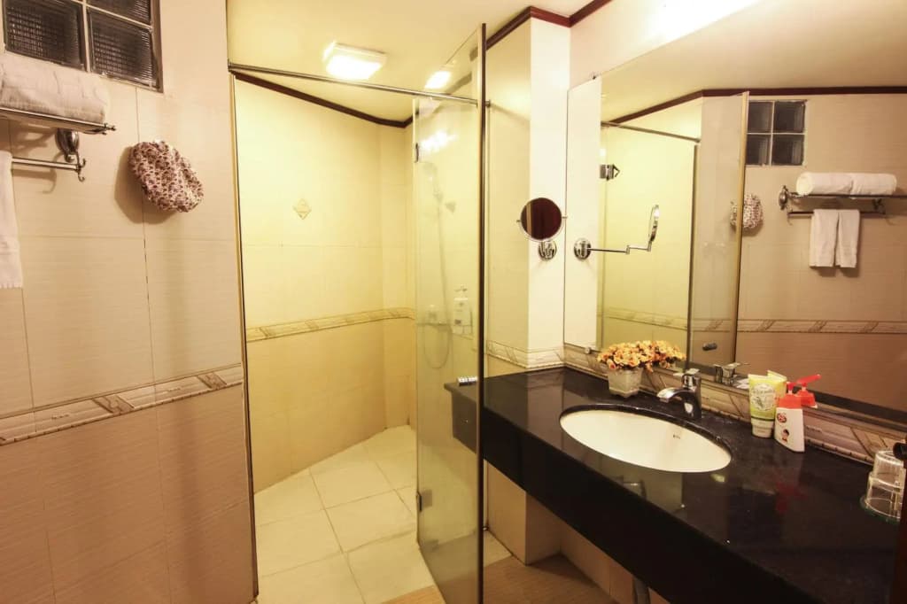 A25 Premium Hotel - 12 Ngo Si Lien - photo 9
