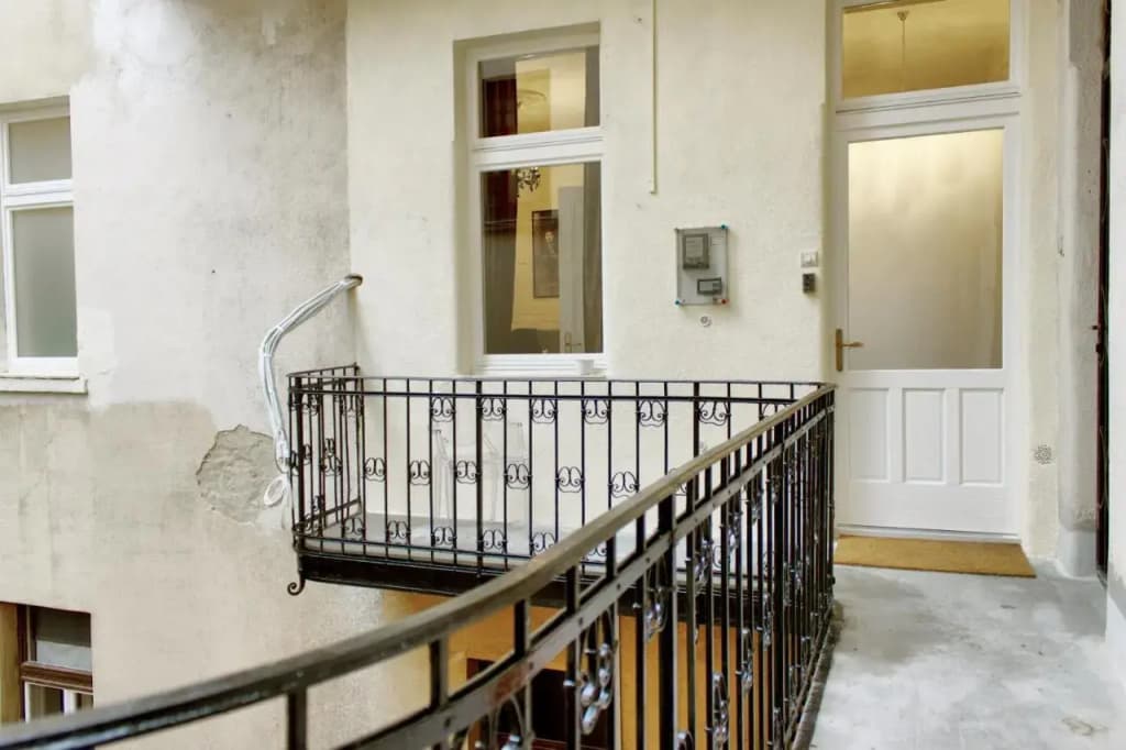 4BR , 3BHR with AC at the OPERA - photo 9
