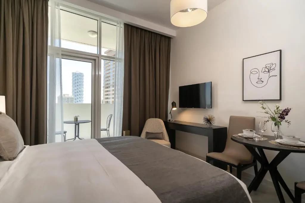 HiGuests - Elegant Studio with Pool and Private Balcony - photo 2
