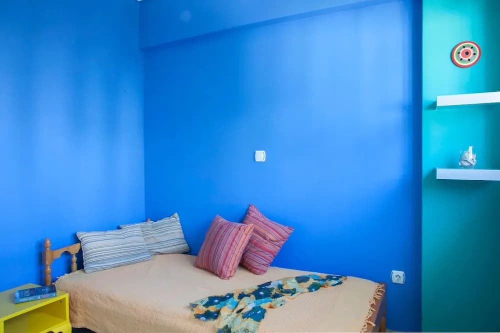Bright Central Apt in Athens - photo 3