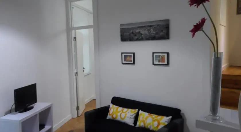 Lisbon Lovely Flat With Balcony - photo 1