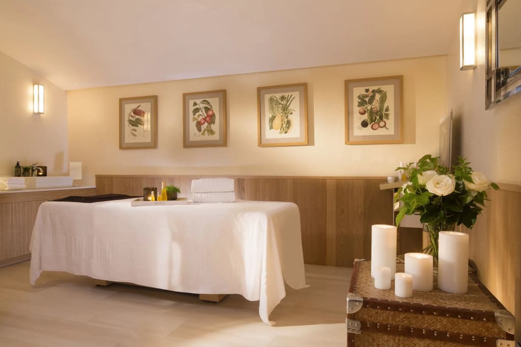 Hotel Monge - photo 19