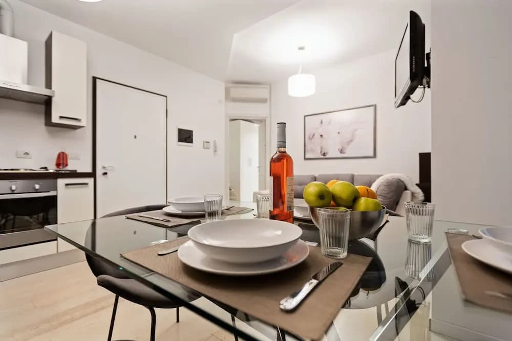 Broletto a - photo 15