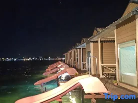 Vera Lavu Water Villa (24-Hour Chinese Housekeeper Service & Unlimited Snorkeling) - photo 1