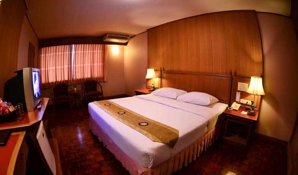 Silom Village Inn - photo 3
