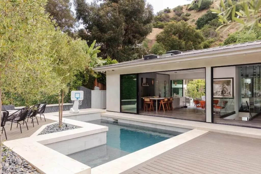 Willow Glen - Hollywood Hills Multi-level Villa With Theater & Pool - photo 40