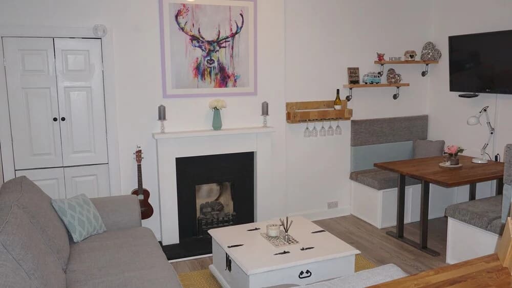 2 Bedroom Flat in Edinburgh With Free Parking - main photo