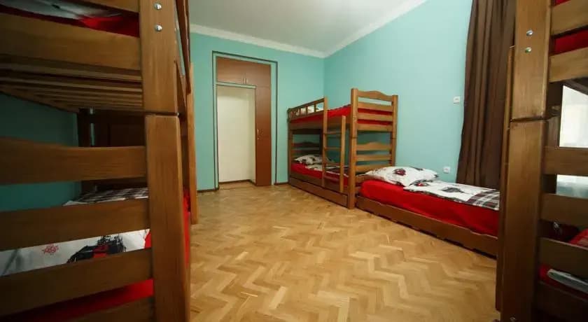Red Wall Hostel - photo 3