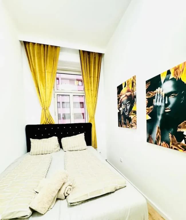 Stylish 9BR Apartment for 18 Guests - photo 14