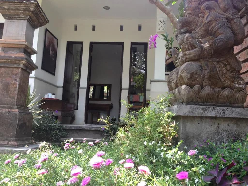 Ubud Room's B&B - photo 12