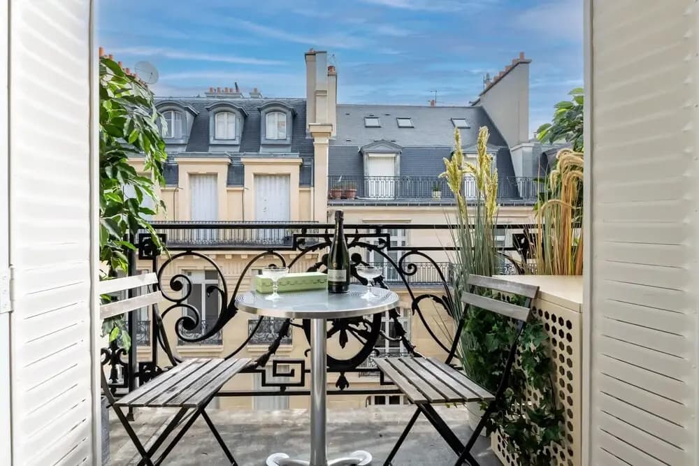 Prestigious Apartment Near the Trocadero - photo 17