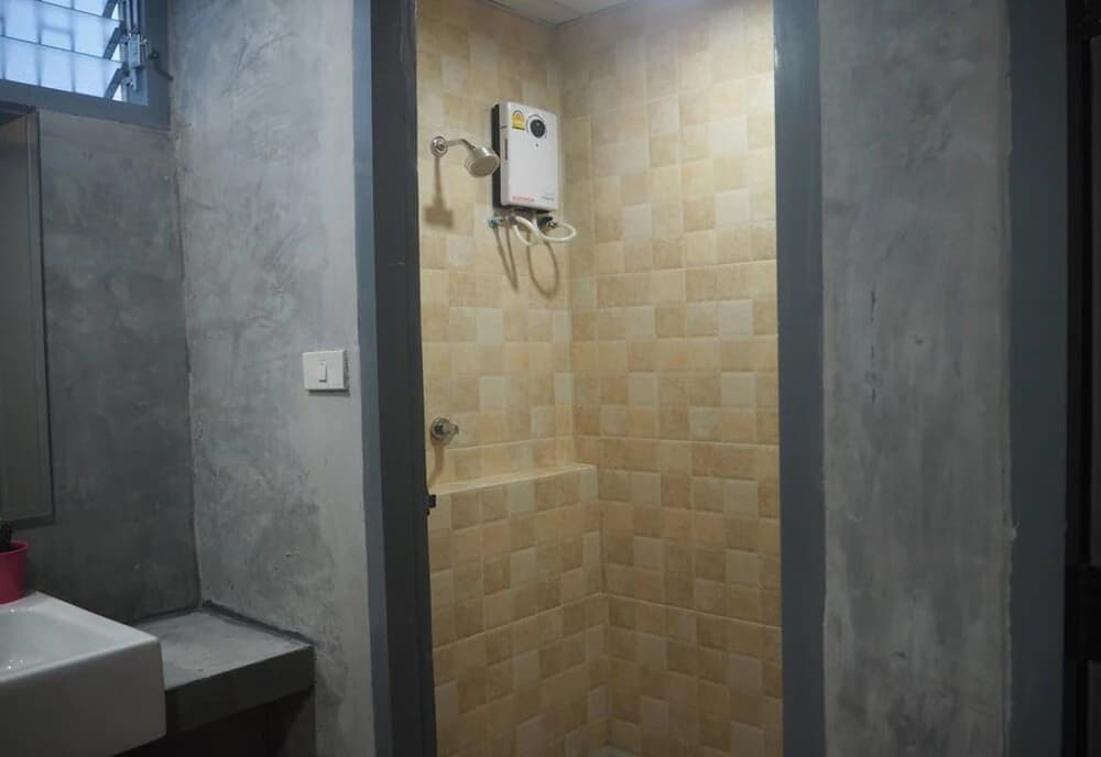 April 24 Home - Hostel - photo 6