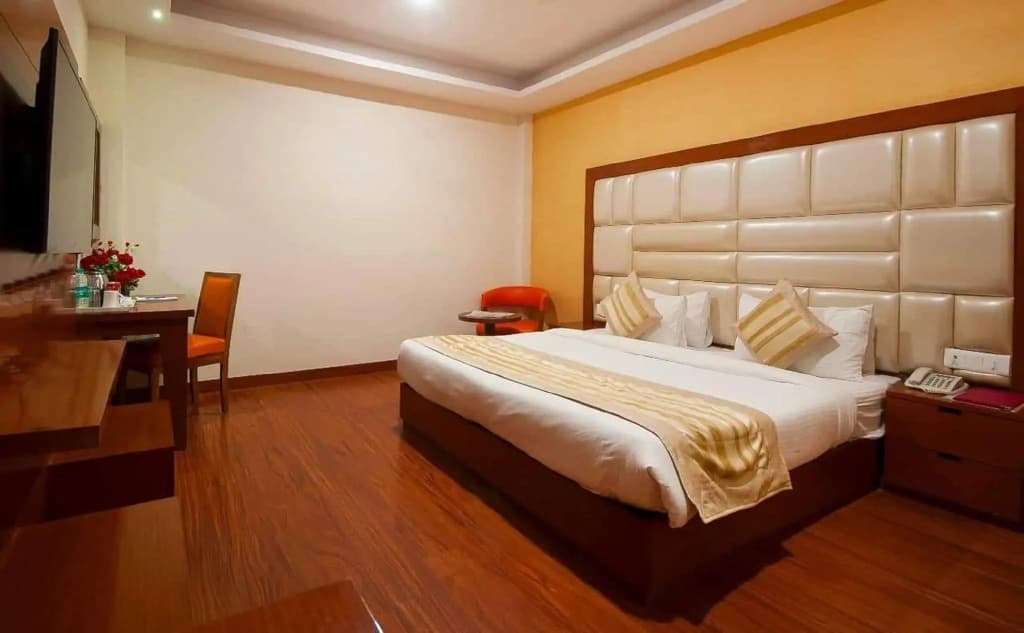 Hotel Jaggi Palace - photo 2